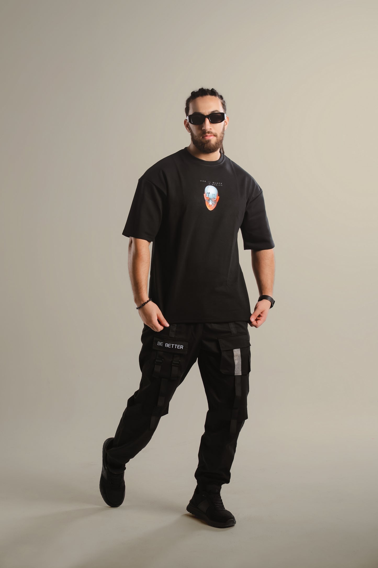 BLACK Over size RAVE Man In Black T-shirt