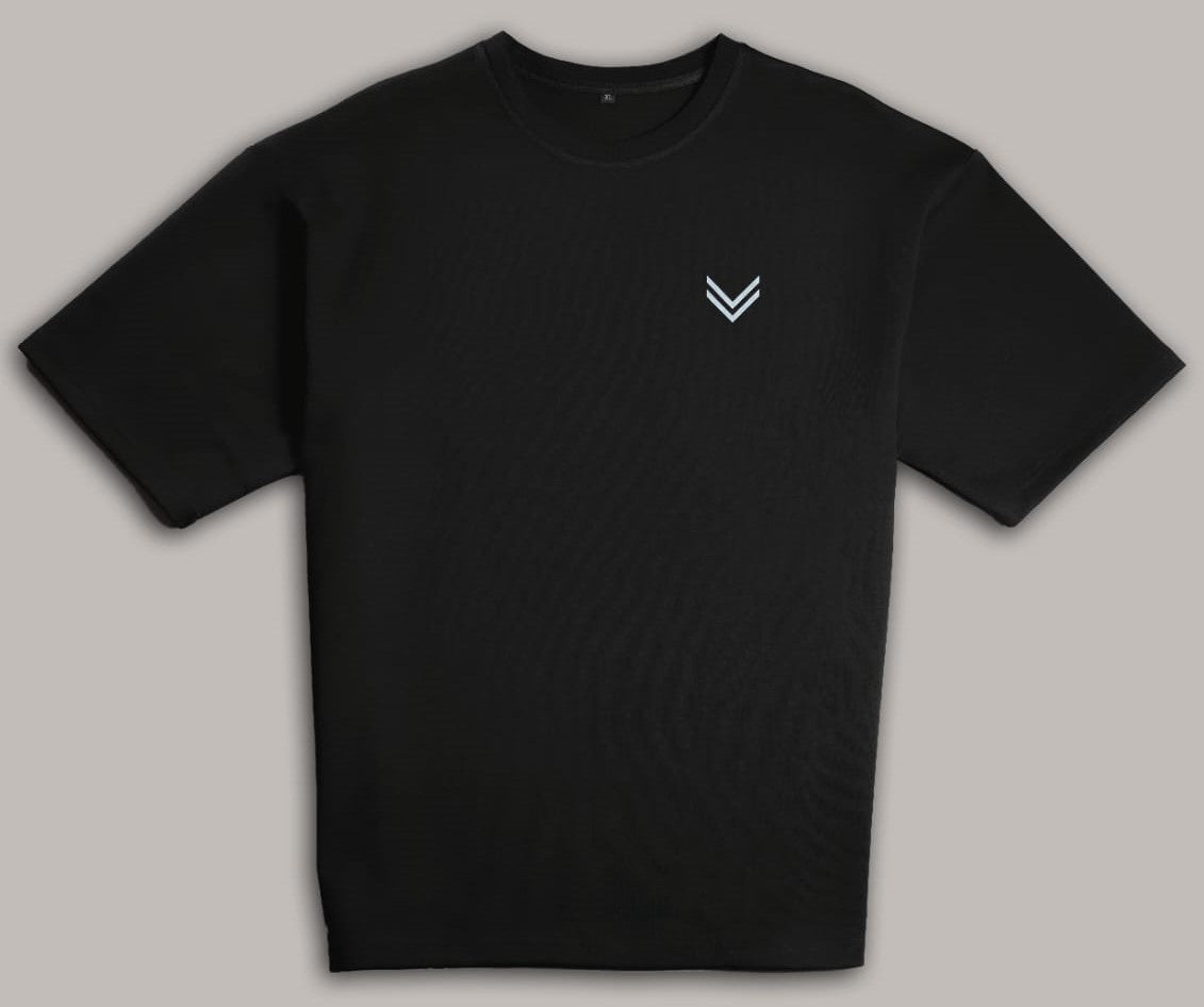 MAN IN BLACK CLASSIC OVERSIZE T-SHIRT